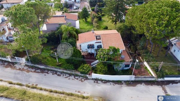 casa indipendente in vendita a Siracusa in zona Fontane Bianche