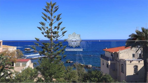 negozio in vendita a Siracusa in zona Borgata