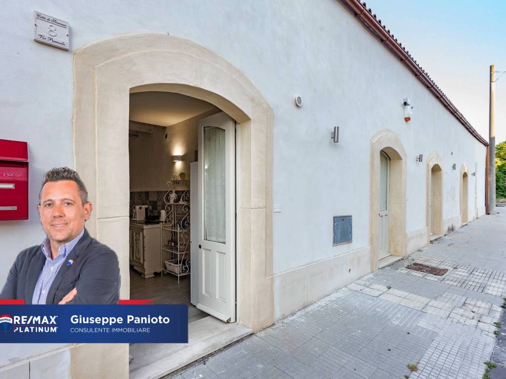 casa indipendente in vendita a Siracusa in zona Borgata