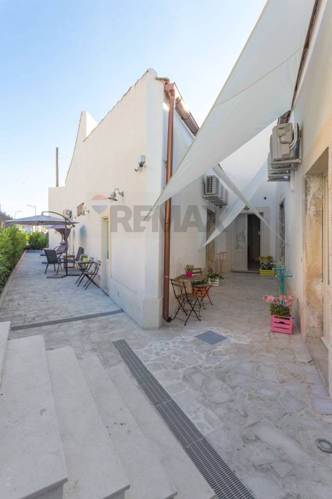 casa indipendente in vendita a Siracusa in zona Borgata