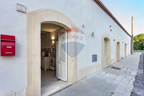 casa indipendente in vendita a Siracusa in zona Borgata