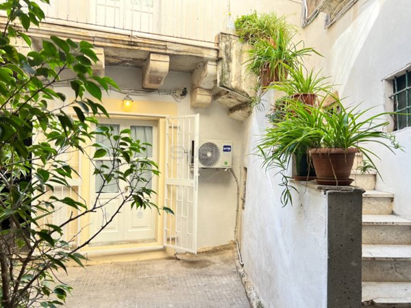 appartamento in vendita a Siracusa in zona Isola Ortigia
