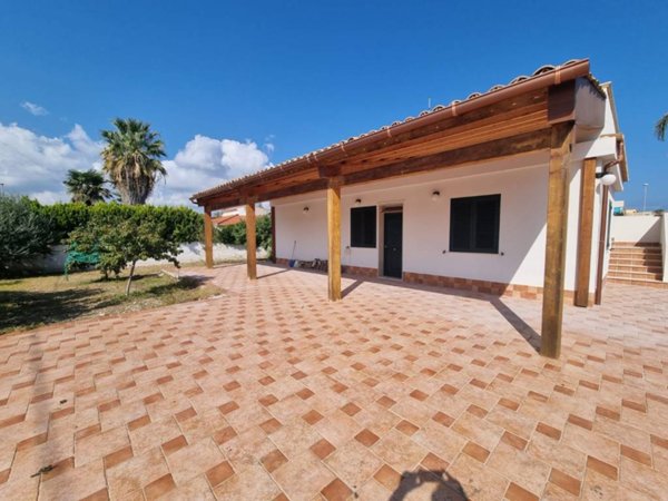 casa indipendente in vendita a Siracusa in zona Isola / Plemmirio