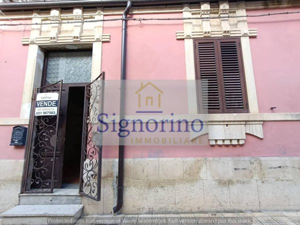 casa indipendente in vendita a Siracusa in zona Borgata