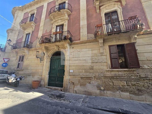 appartamento in vendita a Siracusa in zona Isola Ortigia