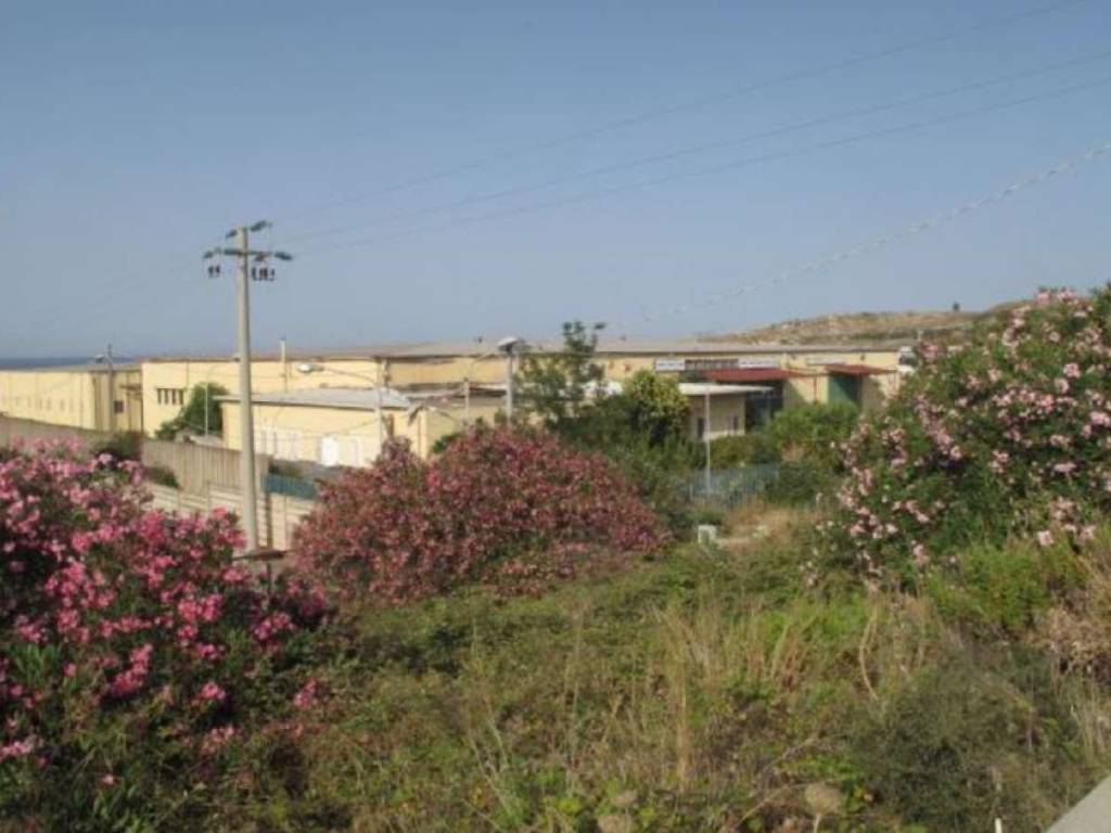 locale commerciale in vendita a Siracusa in zona Epipoli