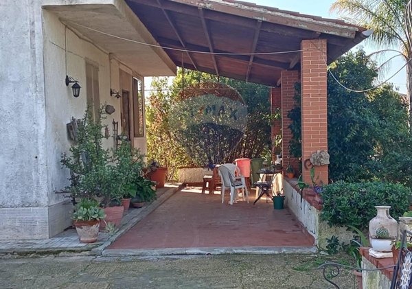 casa indipendente in vendita a Siracusa in zona Targia