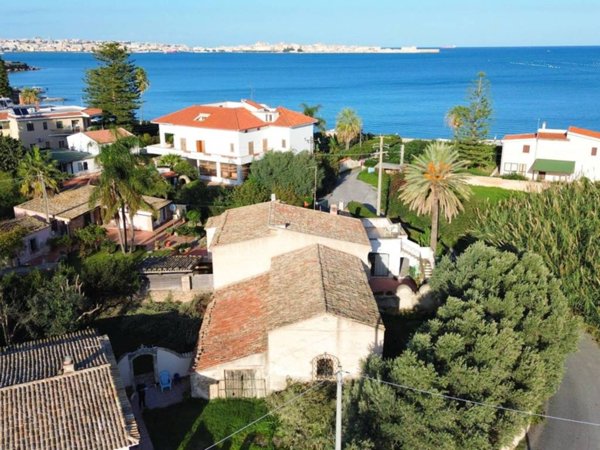 casa indipendente in vendita a Siracusa in zona Isola / Plemmirio