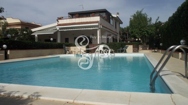 casa indipendente in vendita a Siracusa in zona Isola / Plemmirio