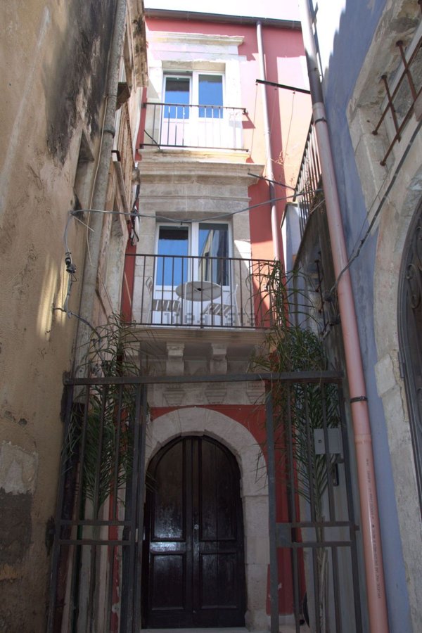 appartamento in vendita a Siracusa in zona Isola Ortigia