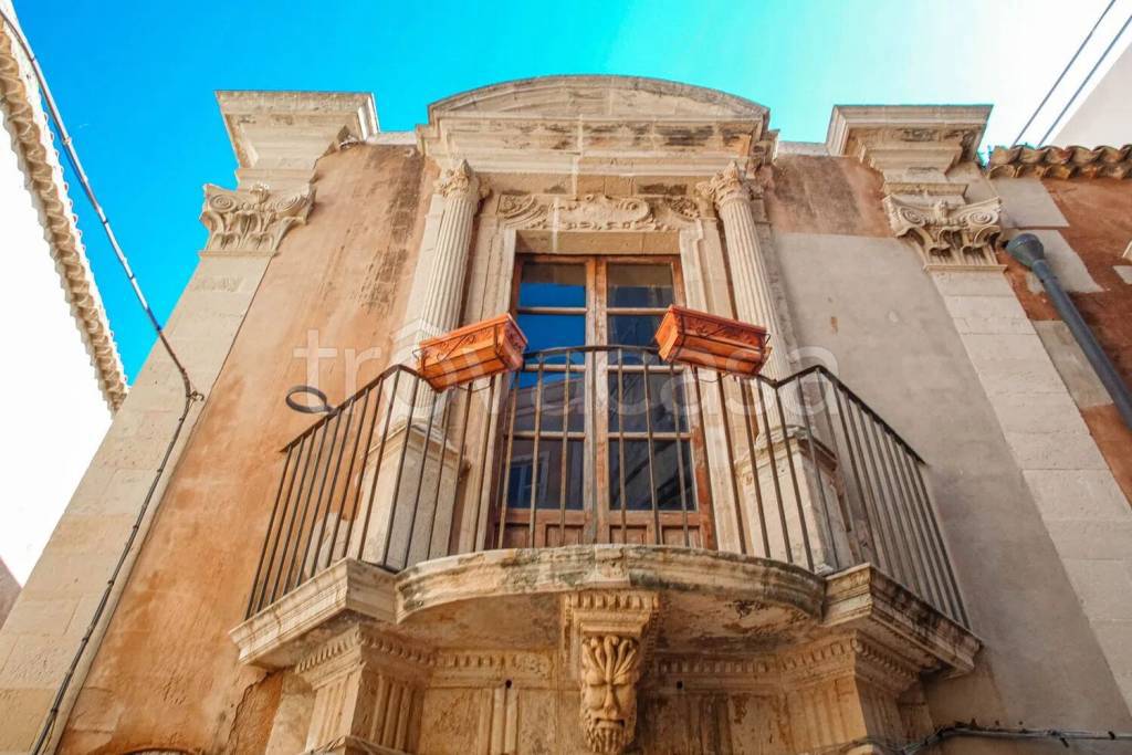 casa indipendente in vendita a Siracusa in zona Isola Ortigia