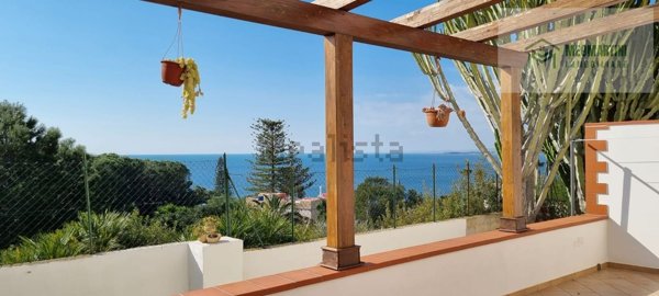 casa indipendente in vendita a Siracusa in zona Isola / Plemmirio
