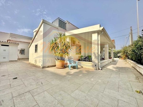 casa indipendente in vendita a Siracusa in zona Scala Greca