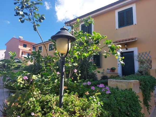 casa indipendente in vendita a Siracusa in zona Belvedere