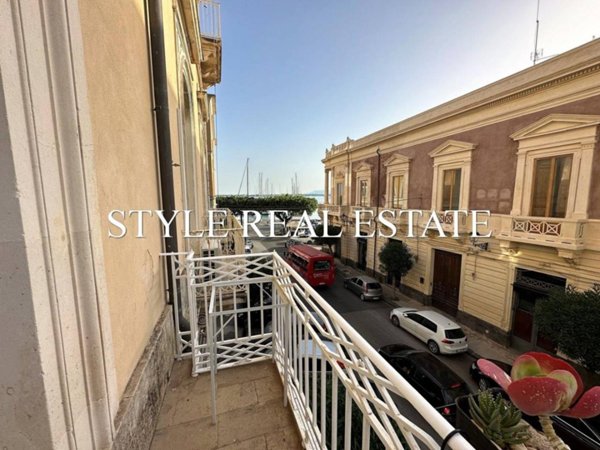 appartamento in vendita a Siracusa in zona Isola Ortigia