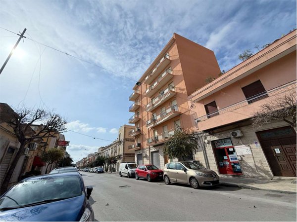 locale commerciale in vendita a Siracusa in zona Centro Città