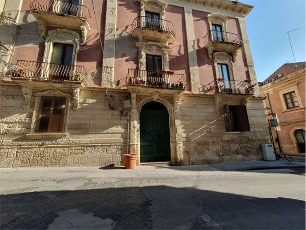 appartamento in vendita a Siracusa in zona Isola Ortigia