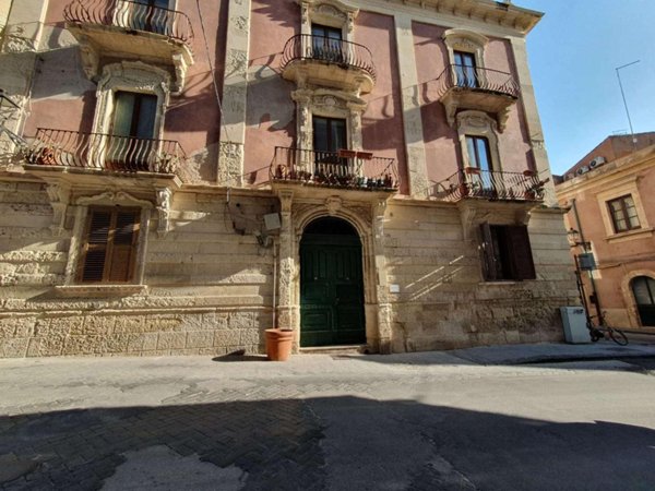 appartamento in vendita a Siracusa in zona Isola Ortigia