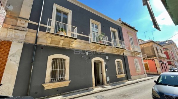 appartamento in vendita a Siracusa in zona Borgata