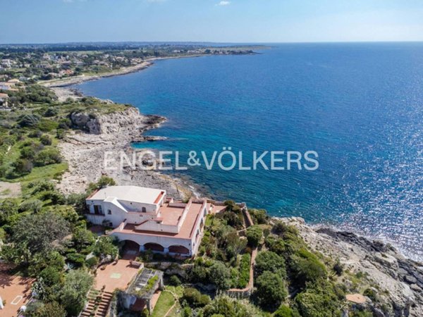 casa indipendente in vendita a Siracusa in zona Fontane Bianche