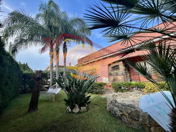 casa indipendente in vendita a Siracusa in zona Scala Greca
