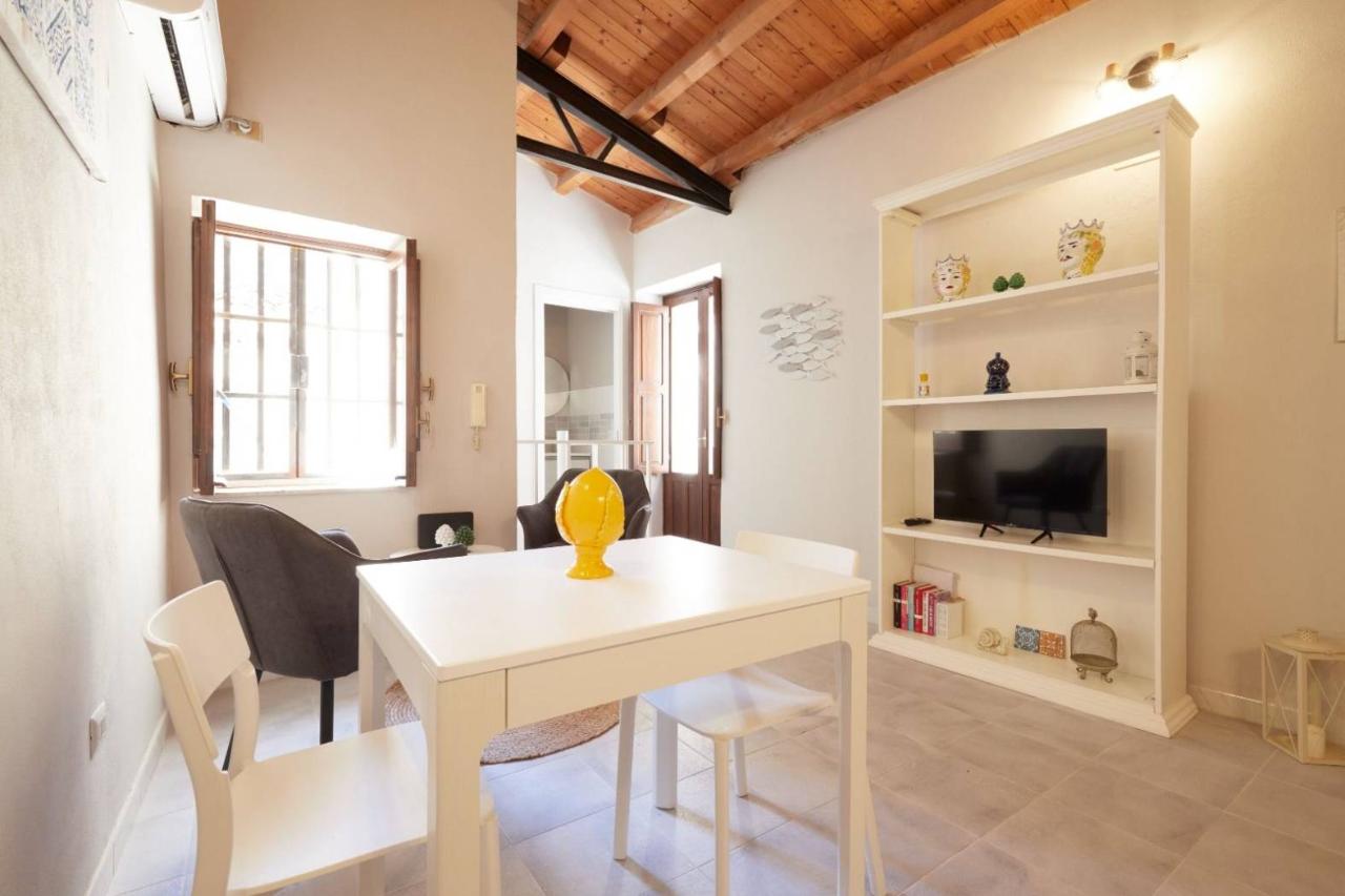 casa indipendente in vendita a Siracusa in zona Isola Ortigia