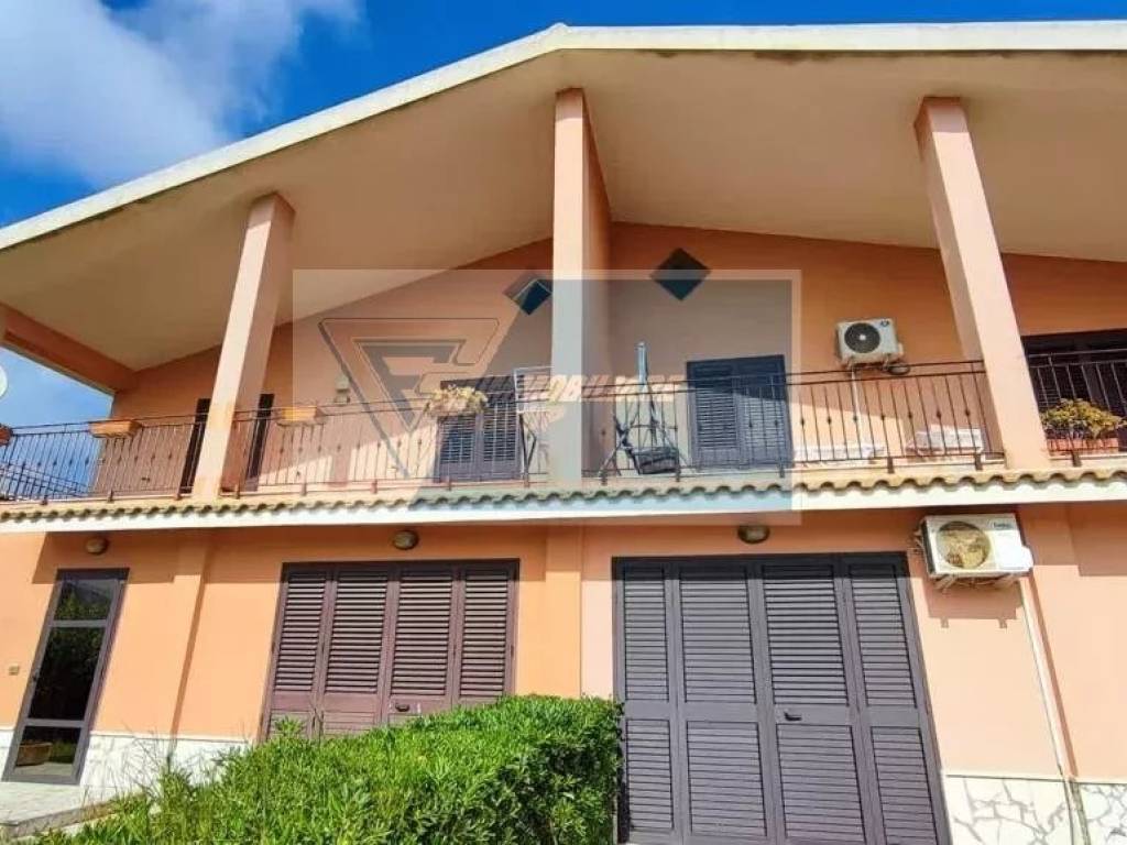 casa indipendente in vendita a Siracusa in zona Belvedere