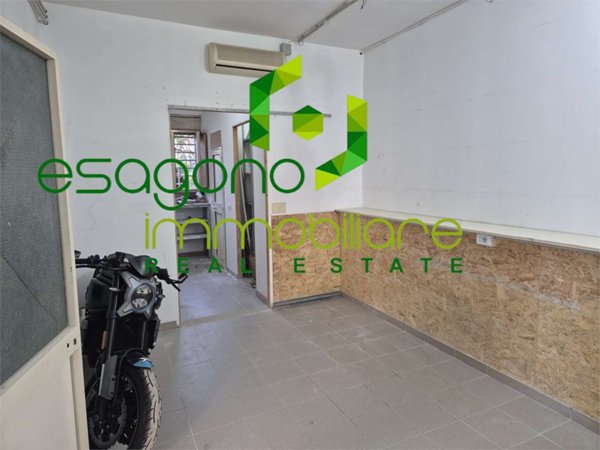 negozio in vendita a Siracusa in zona Grottasanta