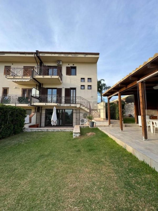 casa indipendente in vendita a Siracusa in zona Targia