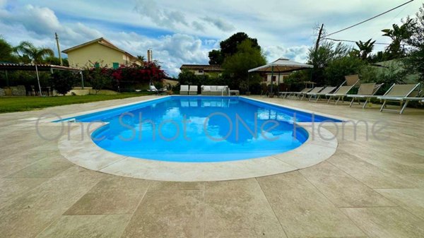 casa indipendente in vendita a Siracusa in zona Fontane Bianche