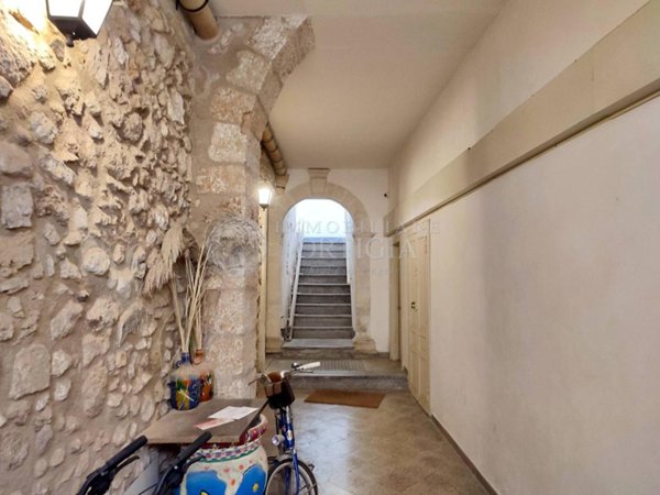appartamento in vendita a Siracusa in zona Isola Ortigia