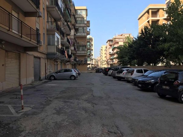 negozio in vendita a Siracusa in zona Grottasanta