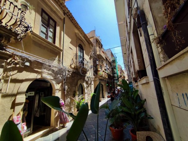 appartamento in vendita a Siracusa in zona Isola Ortigia