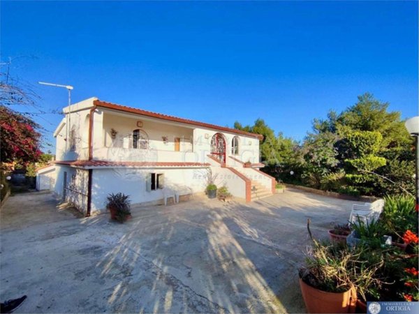 casa indipendente in vendita a Siracusa in zona Isola / Plemmirio