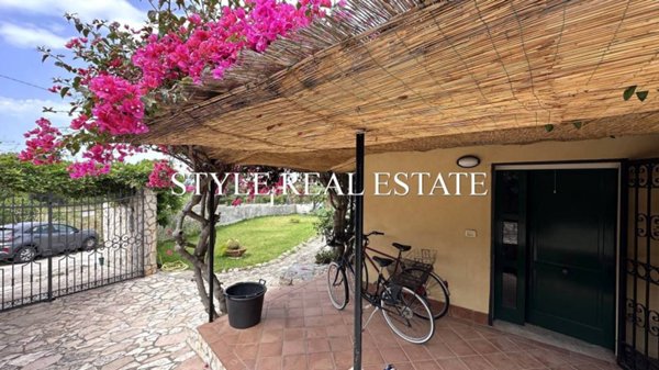 casa indipendente in vendita a Siracusa in zona Isola / Plemmirio