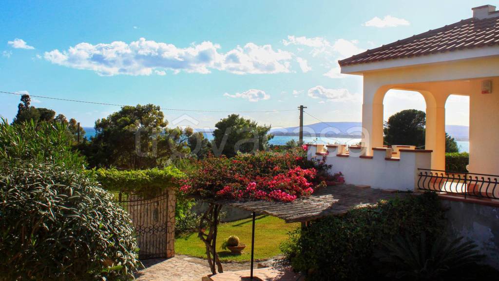 casa indipendente in vendita a Siracusa in zona Isola / Plemmirio