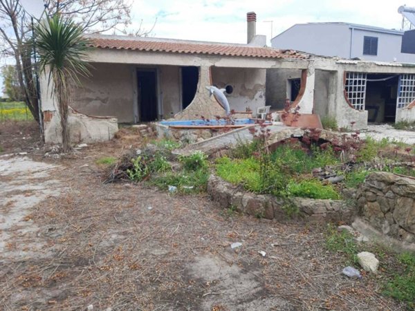 casa indipendente in vendita a Siracusa in zona Isola / Plemmirio