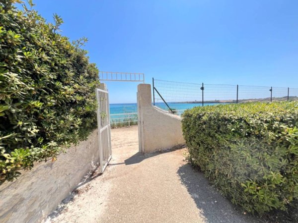 casa indipendente in vendita a Siracusa in zona Arenella
