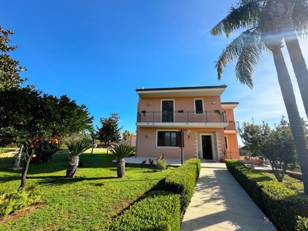 villa in vendita a Siracusa in zona Belvedere