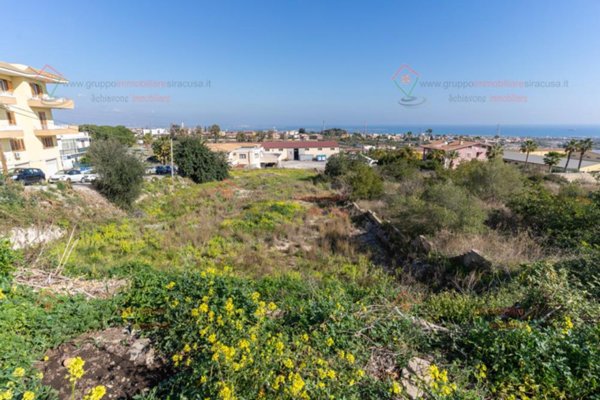 terreno edificabile in vendita a Siracusa in zona Belvedere