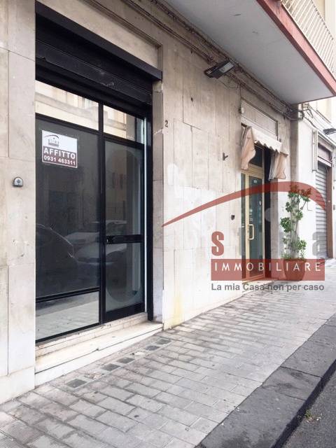 locale commerciale in vendita a Siracusa in zona Centro Città