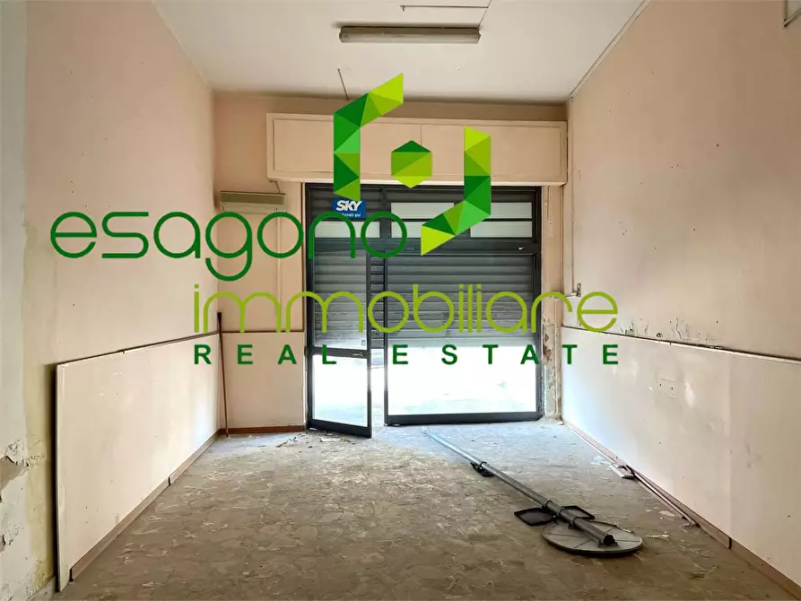 locale commerciale in vendita a Siracusa in zona Grottasanta