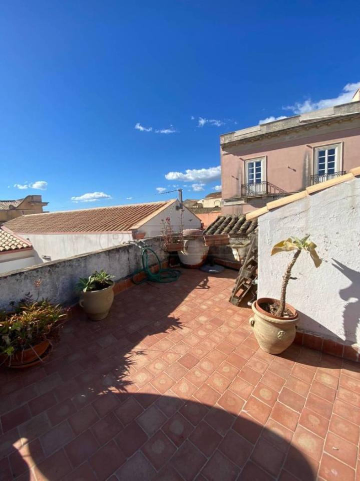 appartamento in vendita a Siracusa in zona Isola Ortigia