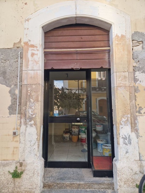negozio in vendita a Siracusa in zona Centro Città