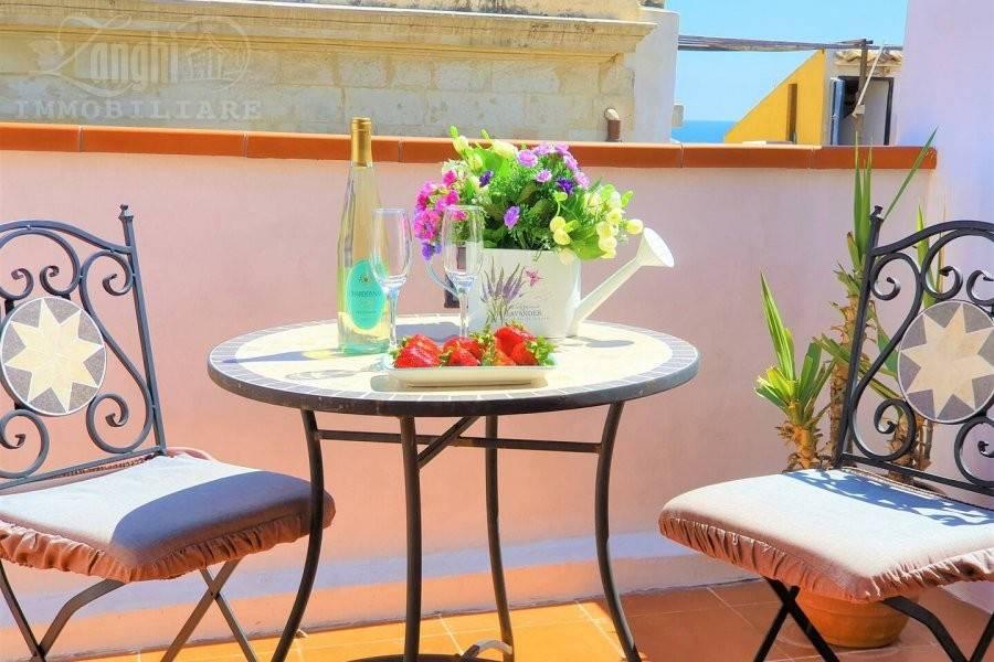 appartamento in vendita a Siracusa in zona Isola Ortigia