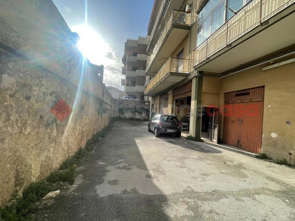 locale di sgombero in vendita a Siracusa