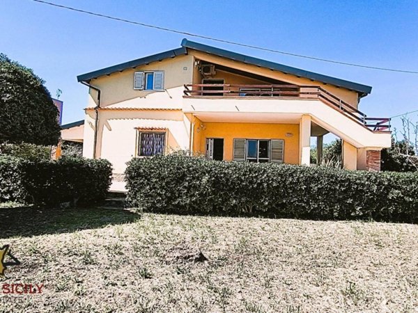 casa indipendente in vendita a Siracusa in zona Fontane Bianche