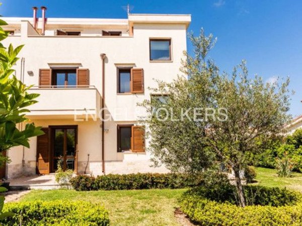 casa indipendente in vendita a Siracusa in zona Centro Città