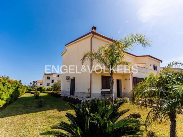 casa indipendente in vendita a Siracusa in zona Centro Città