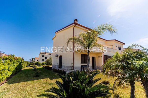 casa indipendente in vendita a Siracusa in zona Centro Città